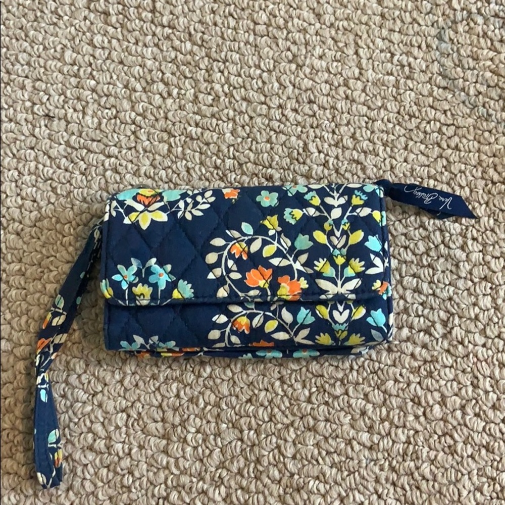 vera bradley wristlet